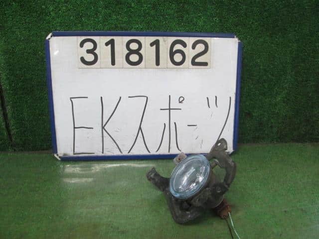 Left Fog Light MITSUBISHI eK Sport 2002 LA-H81W — photo 1
