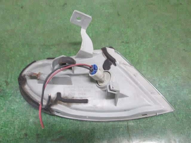 Left Side Marker Light MAZDA Familia 1996 E-BHA6R — photo 3