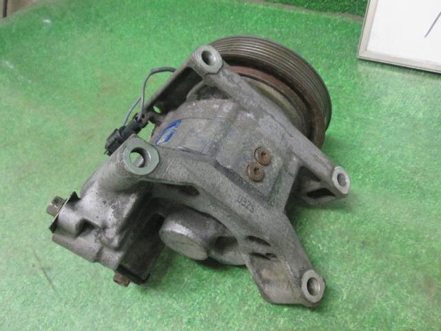 A/C Compressor NISSAN Ad 2002 UC-VHNY11 — photo 3