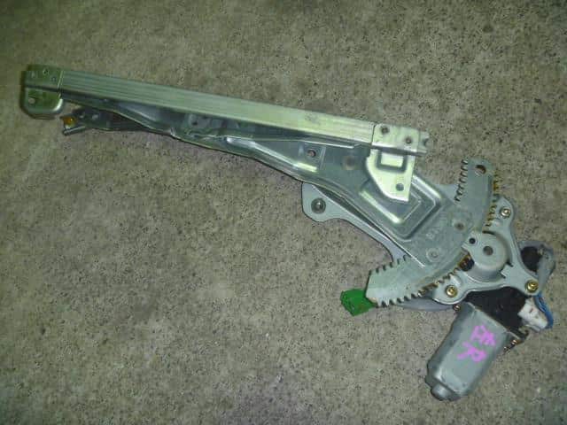 Rear Left Door Regulator SUBARU Forester 2002 TA-SG5 — photo 3