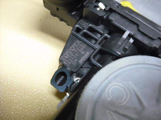 Rear Left Door Regulator TOYOTA Vitz 2011 DBA-KSP130 — photo 2