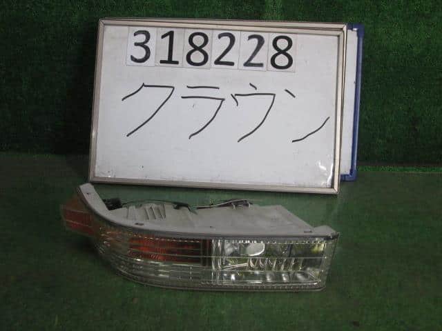 Right Fog Light TOYOTA Crown 1998 GF-JZS153 — photo 1