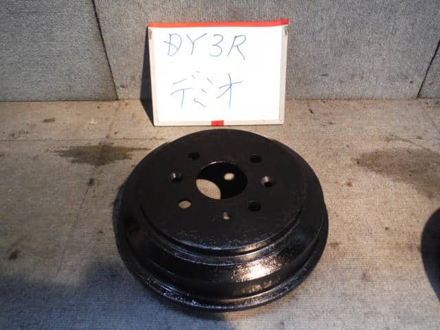 Rear Brake Drum MAZDA Demio 2005 DBA-DY3R D47126251B — photo 1