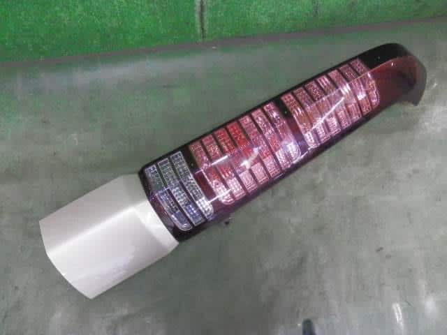 Right Tail Light HONDA Step Wagon 2005 CBA-RF4 — photo 2
