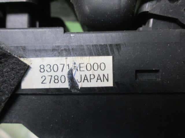 Power Window Switch SUBARU Legacy 2000 TA-BH5 — photo 3