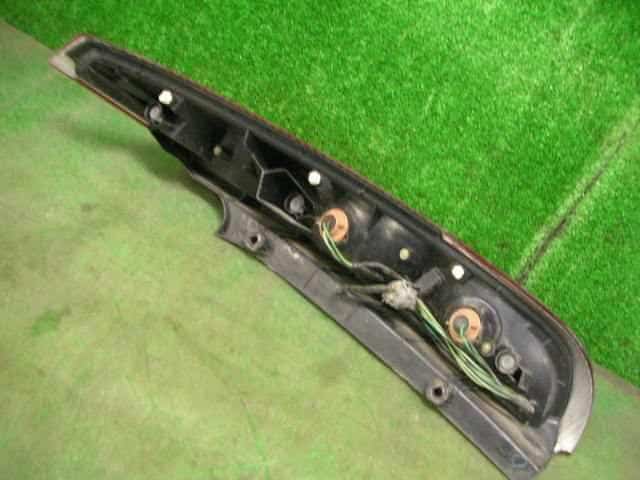 Left Tail Light NISSAN Presage 2003 UA-TNU31 — photo 3