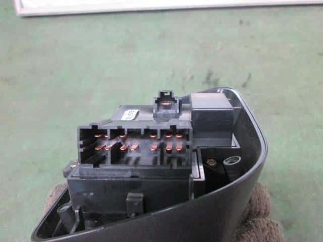 Power Window Switch HONDA Life 1998 E-JA4 — photo 3
