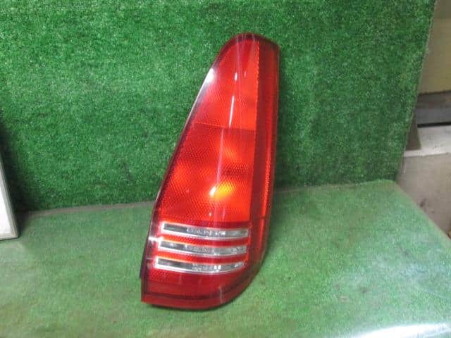 Right Tail Light NISSAN Serena 2000 GF-PNC24 — photo 2