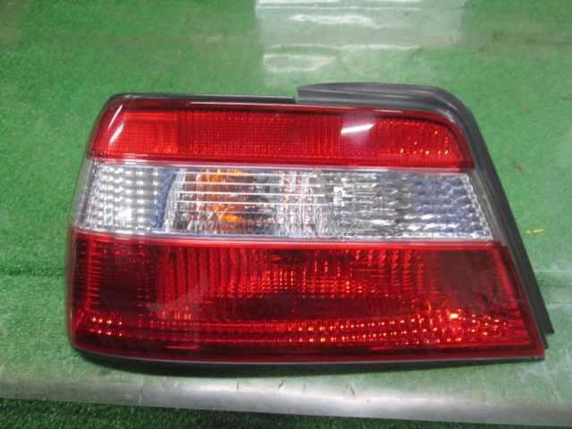 Left Tail Light NISSAN Bluebird 2001 GF-HNU14 — photo 2