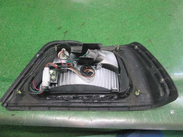 Left Tail Light NISSAN Bluebird 2001 GF-HNU14 — photo 3
