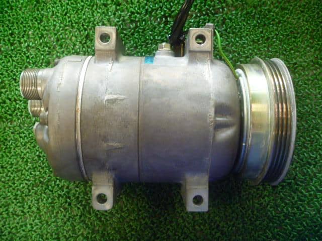 A/C Compressor VOLKSWAGEN Passat 2001 GF-3BAPU 8D0260805D — photo 1