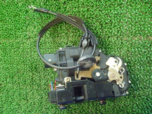 Door Lock Solenoid VOLKSWAGEN Passat 2001 GF-3BAPU 3B1837016C — photo 2