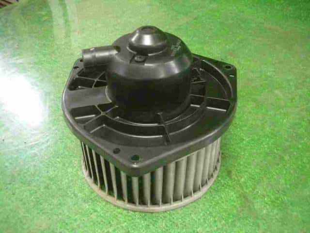 Blower Motor MAZDA Familia 1996 R-BVFY10 — photo 2