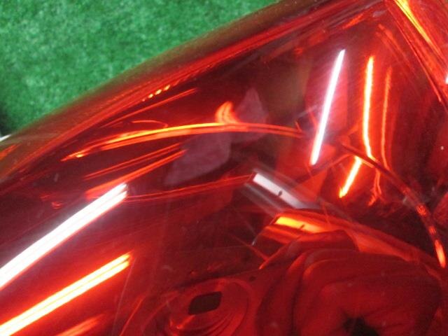Right Tail Light TOYOTA Raum 2003 UA-NCZ25 — photo 3