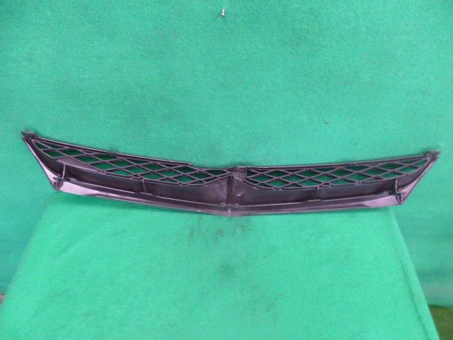 Radiator Grille TOYOTA Estima 2002 ZA-AHR10 — photo 2