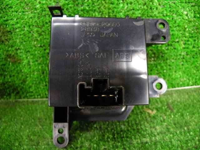 Watch TOYOTA Carina 1992 E-ST195 8391020660 — photo 3