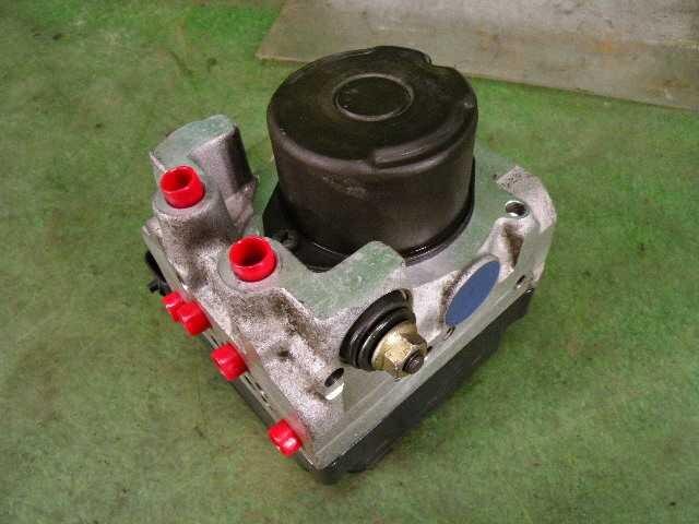 ABS Actuator TOYOTA Wish 2004 CBA-ZNE14 — photo 3