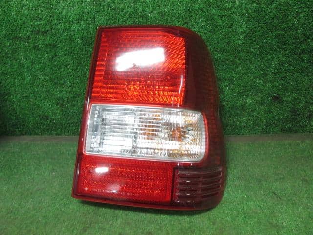Right Tail Light MITSUBISHI Pajero iO 1998 GF-H66W — photo 2