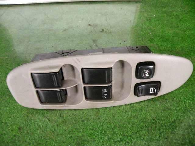 Power Window Switch NISSAN Tino 1999 GF-V10 — photo 2