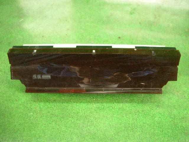 Watch NISSAN Skyline 2002 GH-NV35 — photo 2