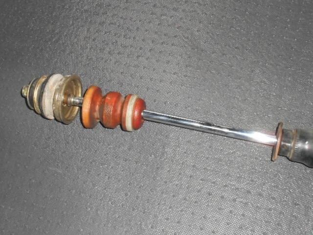 Rear Left Shock Absorber TOYOTA Estima 2000 GH-ACR40 — photo 3
