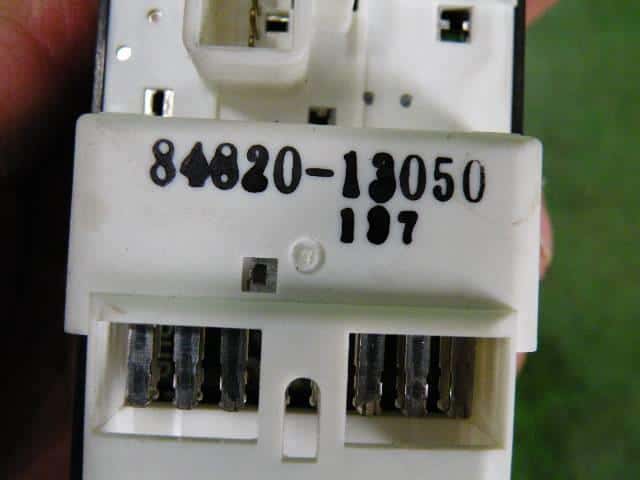 Power Window Switch TOYOTA Corolla Spacio 1999 GF-AE115N 8482013050 — photo 4