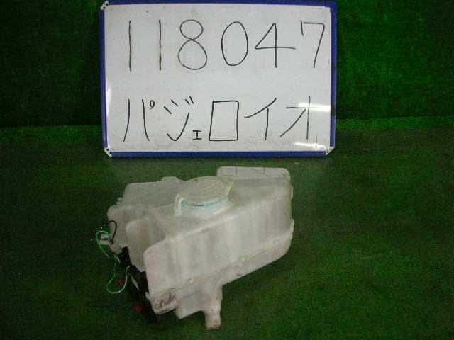 Windshield Washer Tank MITSUBISHI Pajero iO 2002 GH-H77W — photo 1