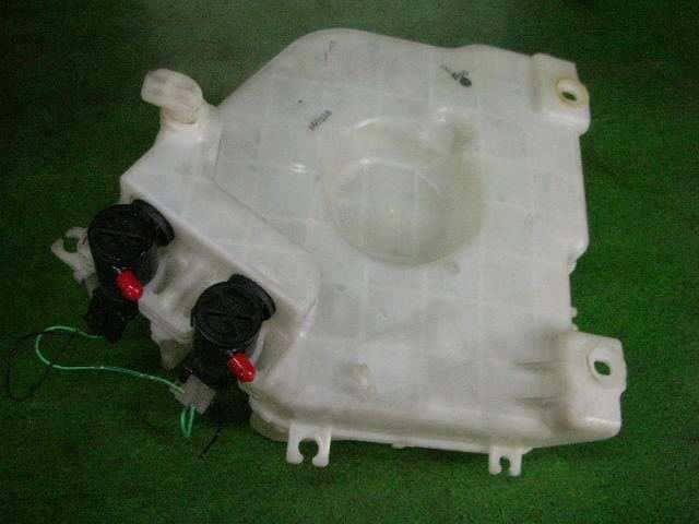 Windshield Washer Tank MITSUBISHI Pajero iO 2002 GH-H77W — photo 3