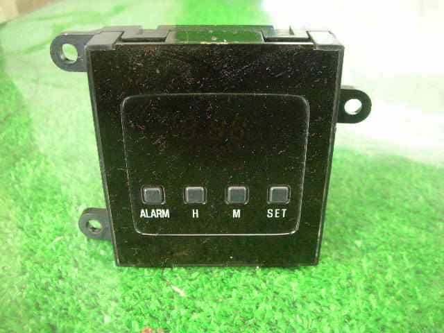 Watch TOYOTA Chaser 1989 E-GX81 — photo 2