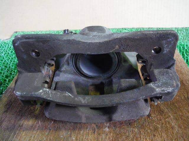 Front Right Caliper HONDA Stream 2003 LA-RN2 — photo 3