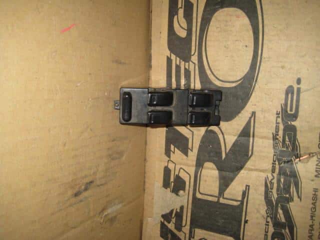 Power Window Switch SUBARU Vivio 1995 E-KK4 — photo 2