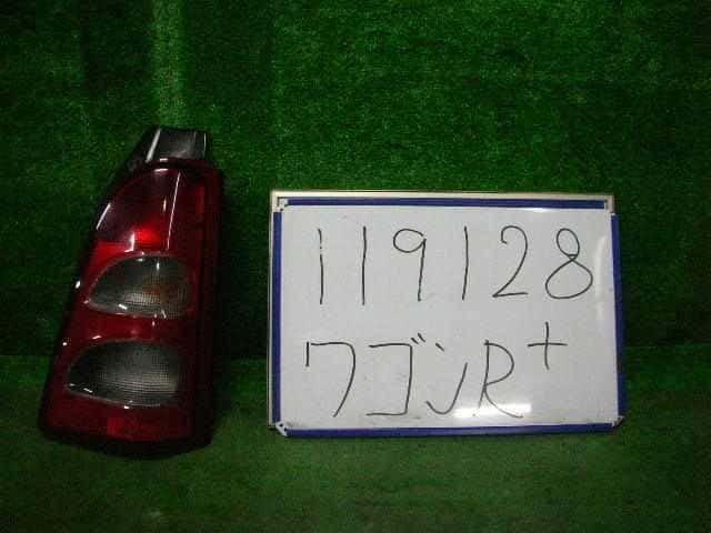 Right Tail Light SUZUKI Wagon R Plus 1999 GF-MA63S — photo 1