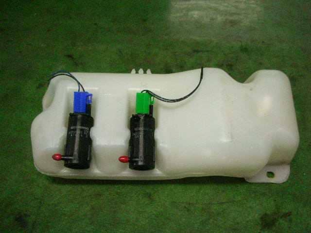 Windshield Washer Tank SUZUKI Wagon R 1996 E-CV21S — photo 2
