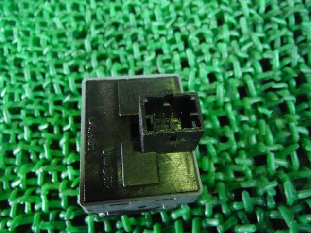 Power Window Switch VOLKSWAGEN Polo 2003 GH-9NBBY 6Q0959858 — photo 2