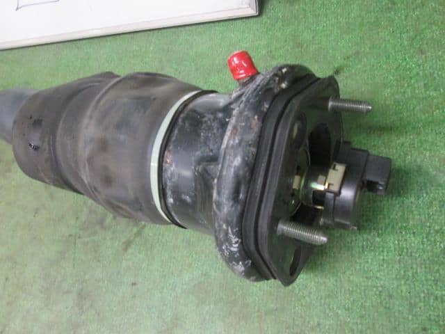 Rear Right Strut TOYOTA Celsior 2000 UA-UCF31 — photo 2