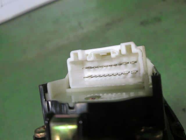 Power Window Switch TOYOTA Celsior 2000 UA-UCF31 — photo 4
