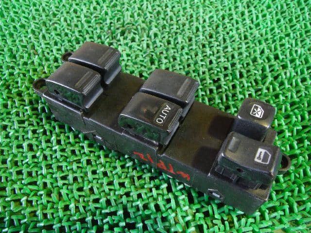Power Window Switch NISSAN Primera 2005 UA-WTP12 — photo 1