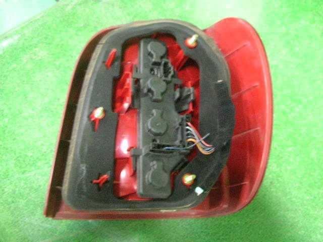 Left Tail Light VOLKSWAGEN Polo 2001 — photo 3