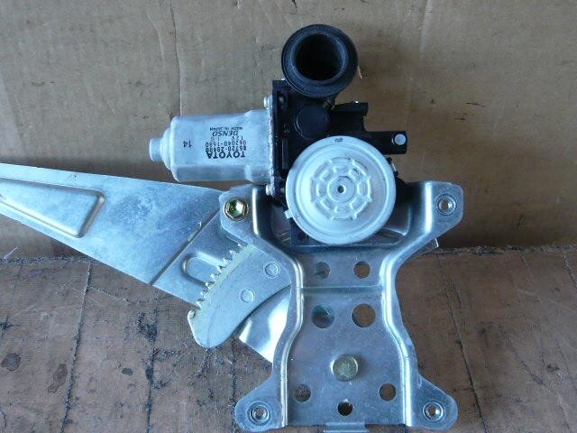 Rear Right Door Regulator TOYOTA IST 2005 CBA-NCP60 — photo 2