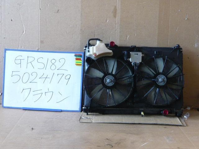 Radiator TOYOTA Crown 2004 DBA-GRS182 3136 — photo 1