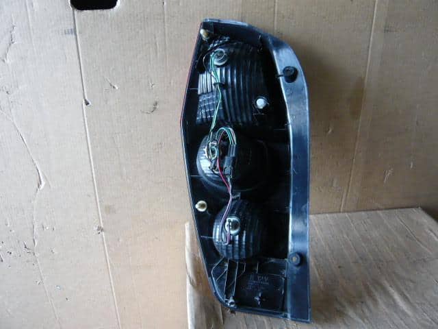 Right Tail Light MITSUBISHI Mirage dingo 2002 GF-CQ1A — photo 2
