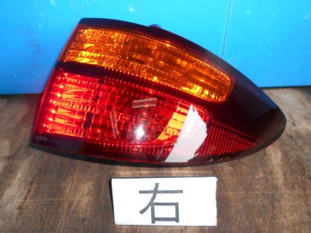 Right Tail Light TOYOTA Estima 2000 GH-ACR30 — photo 1
