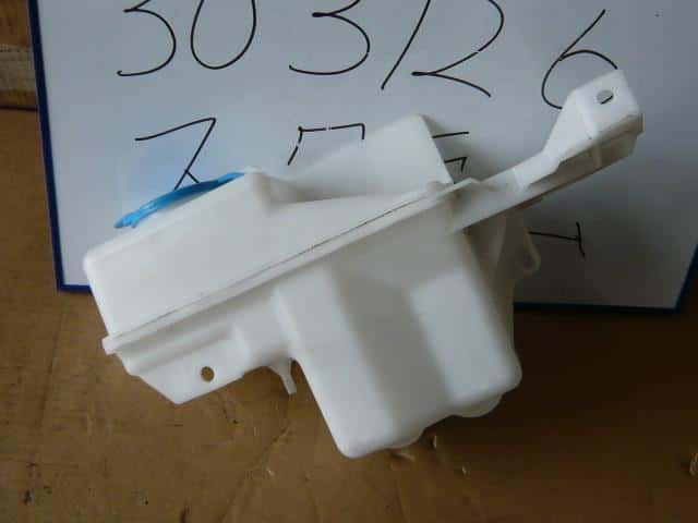 Windshield Washer Tank MAZDA Scrum 2009 EBD-DG64V 3840068H0 — photo 2