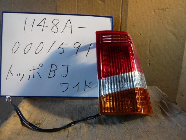 Right Tail Light MITSUBISHI Toppo Bj Wide 1999 GF-H48A — photo 1