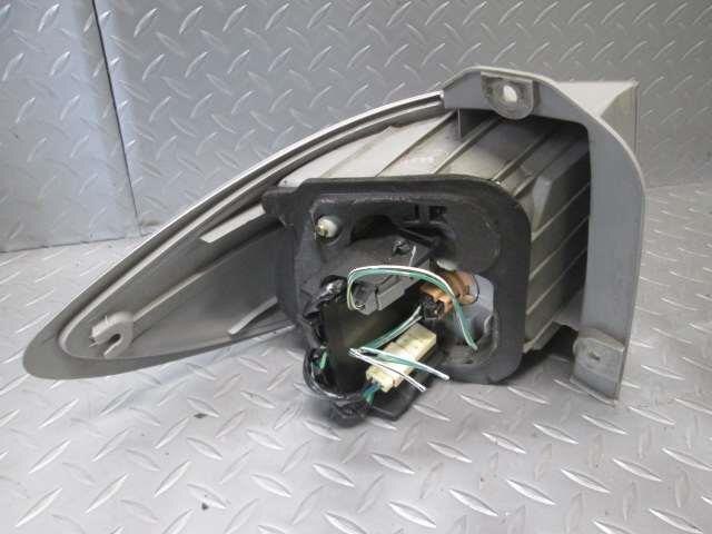 Right Tail Light TOYOTA Estima 2002 ZA-AHR10 — photo 3