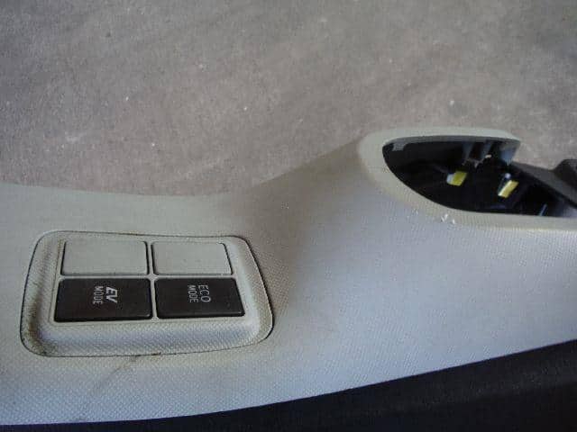 Interior Parts TOYOTA Aqua 2013 DAA-NHP10 — photo 3
