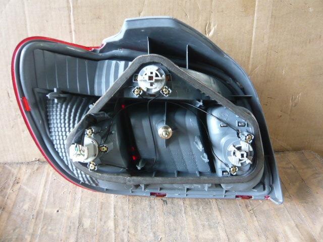 Right Tail Light TOYOTA Vitz 2002 UA-SCP10 — photo 2