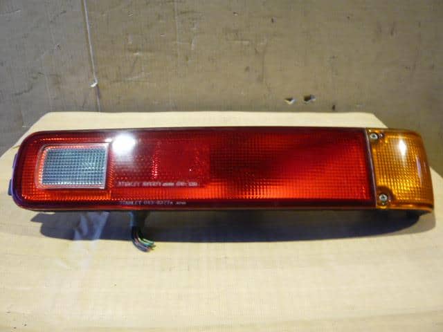 Right Tail Light HONDA Acty 1998 V-HH4 — photo 2