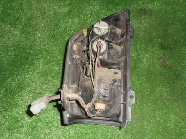 Right Tail Light MITSUBISHI Delica 1999 KG-SK22MM MQ906199 — photo 4