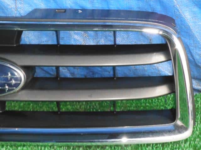 Radiator Grille SUBARU Forester 2004 TA-SG5 — photo 4